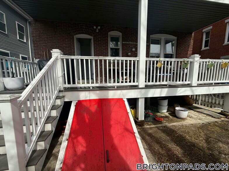 Building Photo - 29 Waverly St