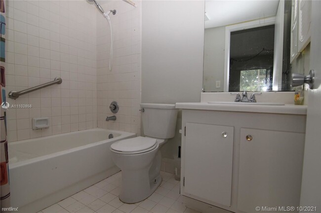 Building Photo - 1 br, 1 bath Condo - 151 SW 135th Ter Apt ...