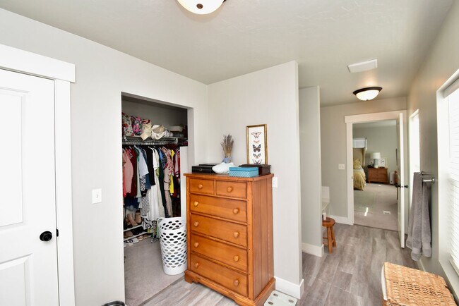 Building Photo - Spacious 5 Bed in Herriman Home in Prime Location!