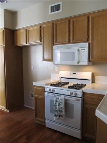 Building Photo - 24508 Sunshine Dr