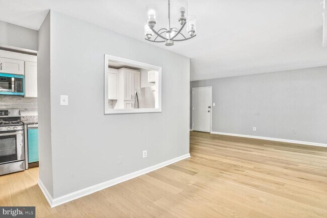 Building Photo - 8001 Chanute Pl