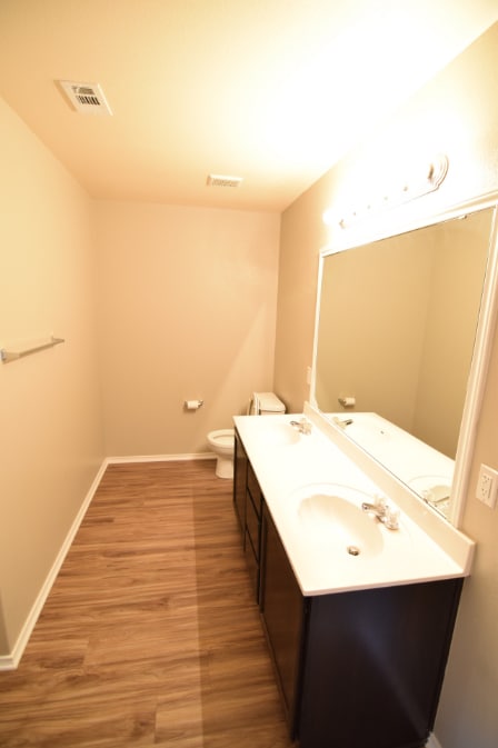 Building Photo - 3309 Regency Dr