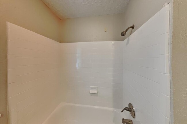 Building Photo - 10435 Goodrum Rd