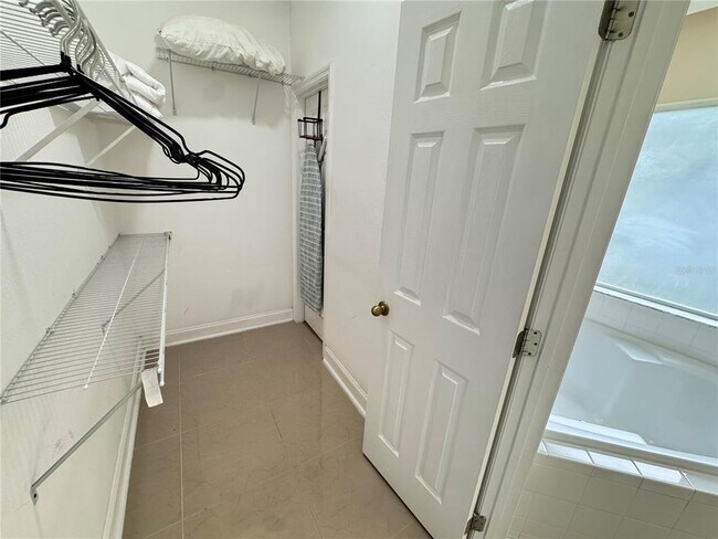 Building Photo - 1306 Casterton Cir