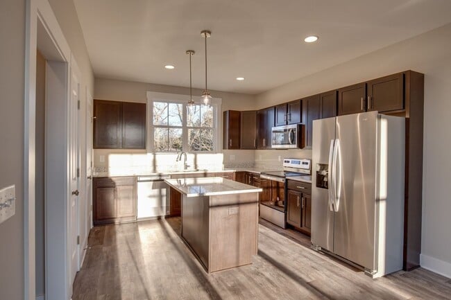 Building Photo - 406 Harper Lndg