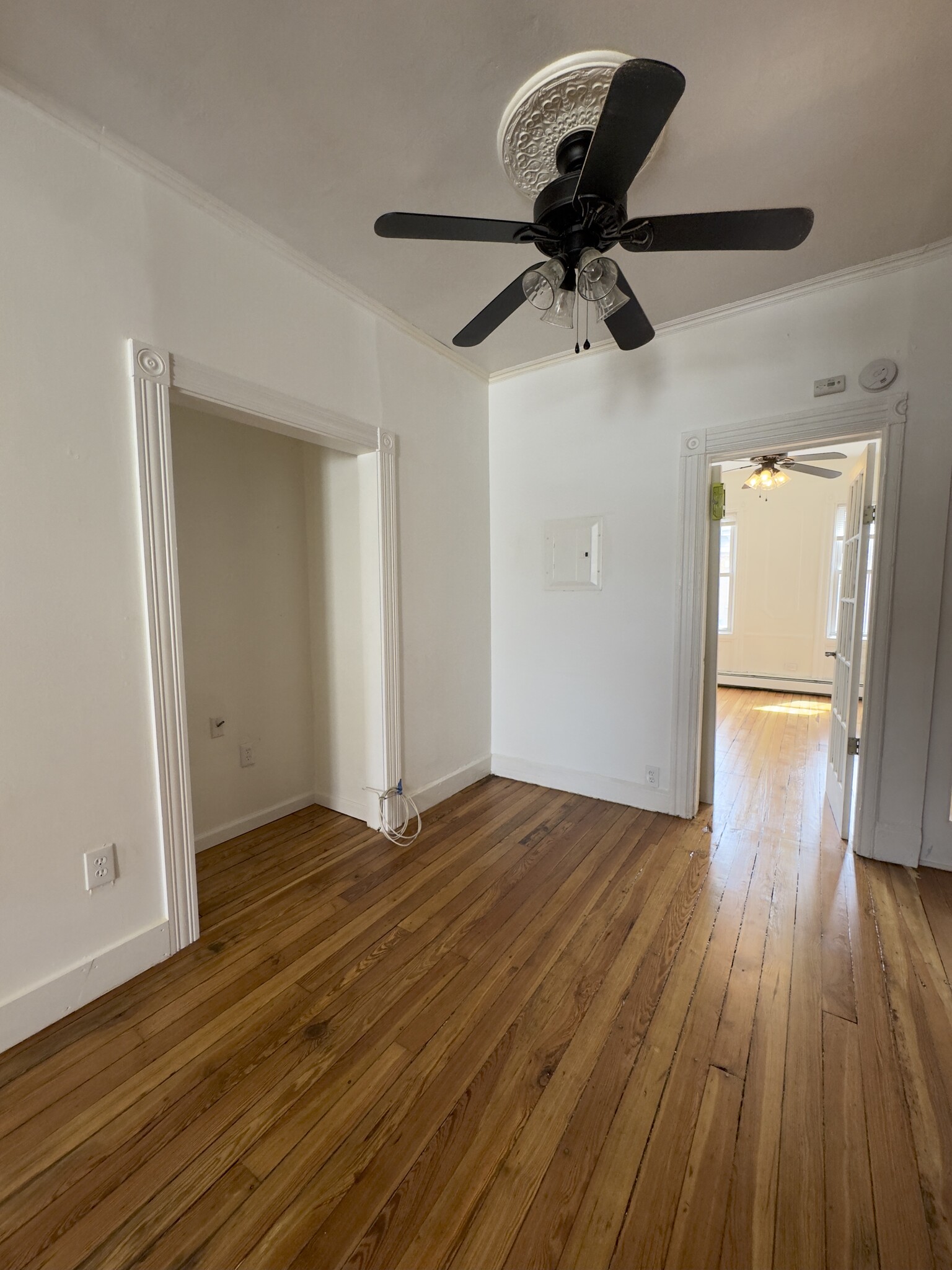 Building Photo - 354 7th St