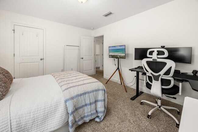 Building Photo - 120 Mosaic Oaks Cir