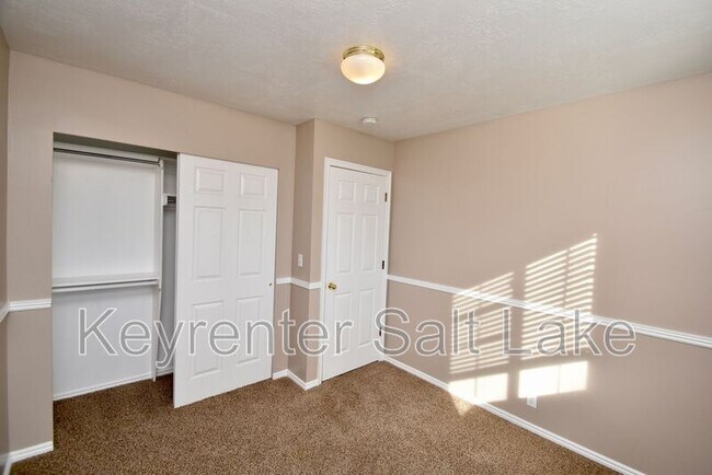 Building Photo - 3061 N 1300 E