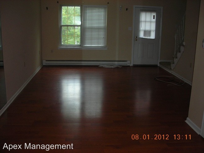 Building Photo - 3 br, 1.5 bath House - 2830 KLEIN ST.