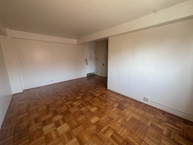 Building Photo - 1409 Metropolitan Ave