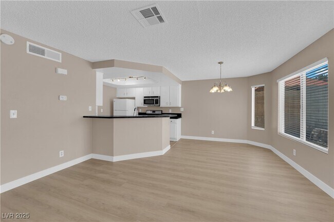 Building Photo - 2830 Belleza Ln