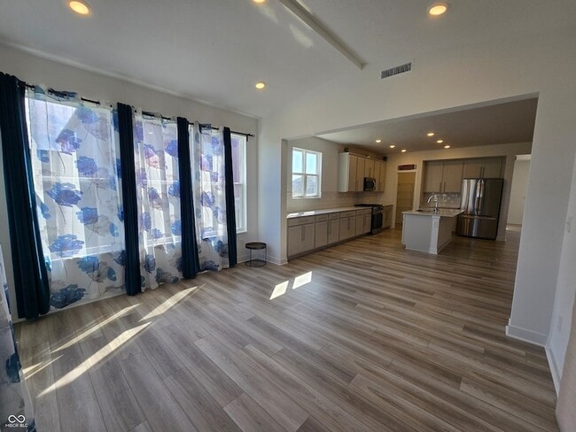 Building Photo - 5128 Summerton St
