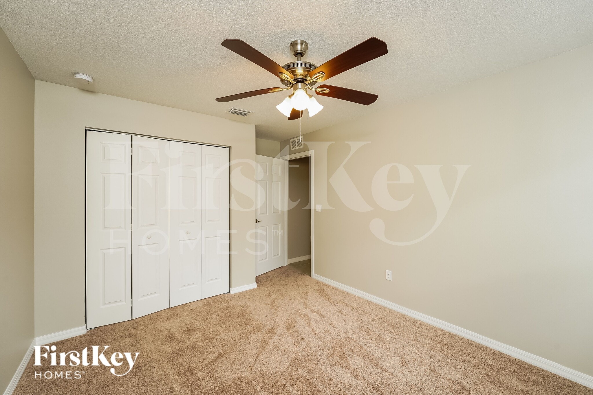 Building Photo - 2450 SW Madiera St