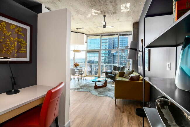 Computer nook - 1700 Bassett St