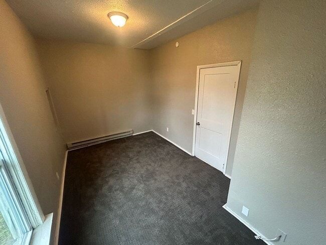 Building Photo - Cozy 2 Bedroom Home Near South Toledo Neighborhood