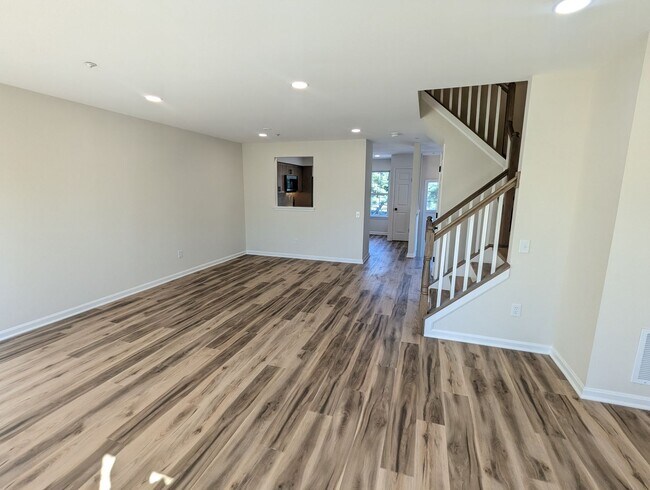 Building Photo - 7122 Collinsworth Pl
