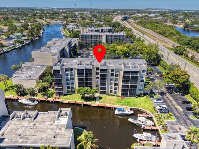 Building Photo - 17 Royal Palm Way