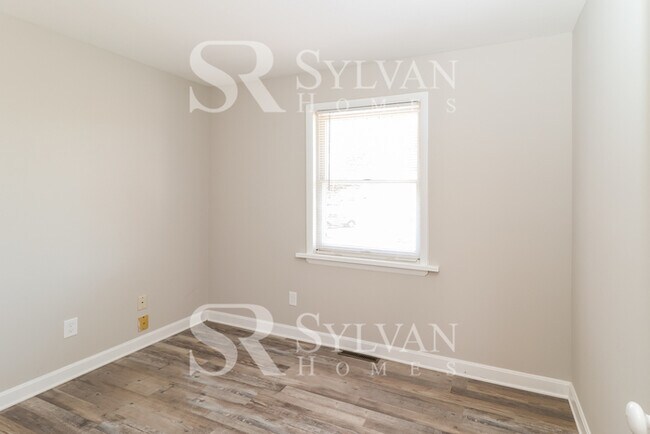 Building Photo - Updated 3BR home in Crownsville available now!