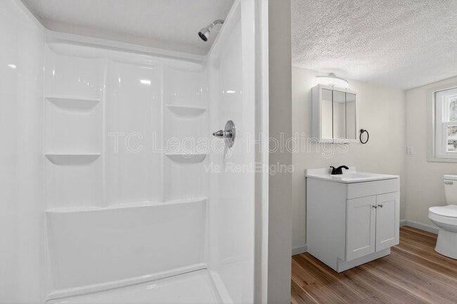 Building Photo - 73 Beechwood Ave