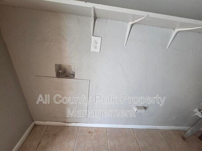Building Photo - 709 Pineville Ln