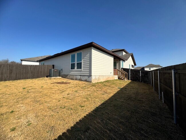 Building Photo - 830 Staglin St