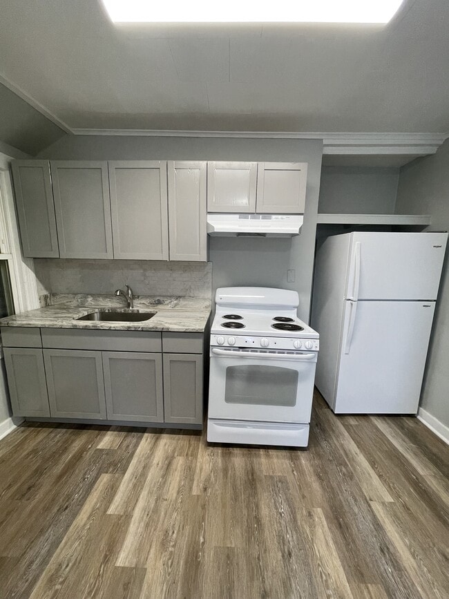 Building Photo - 311 Marshall St