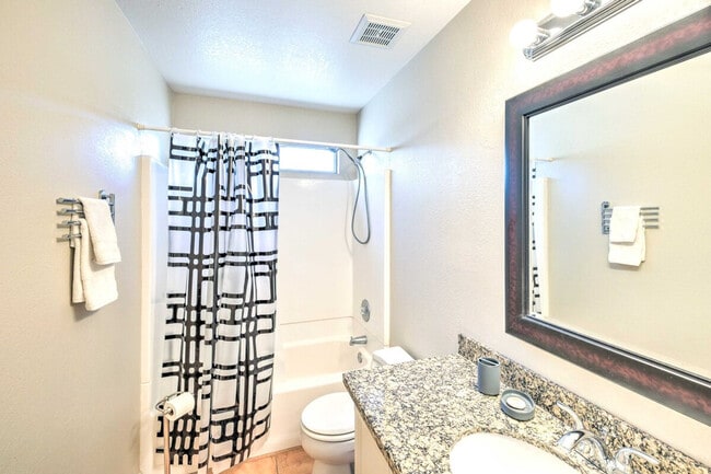 Building Photo - 4401 E Stanford Ave