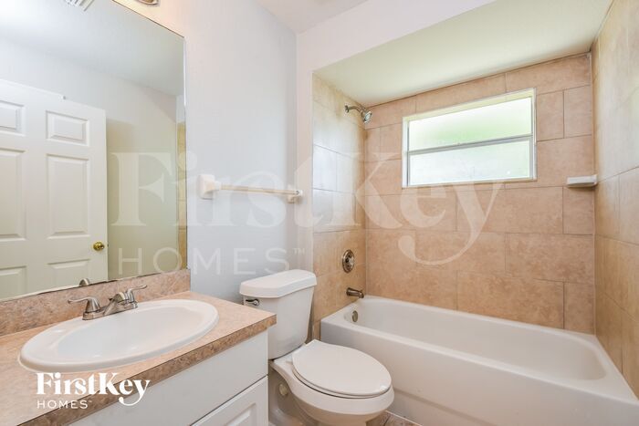 Building Photo - 405 NW 6th Terrace