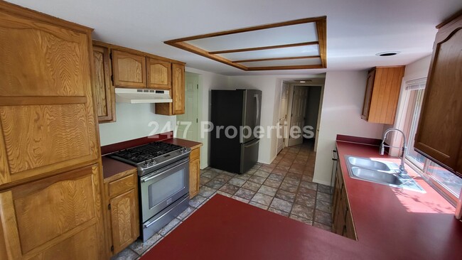 Building Photo - Stunning Home in Tranquil SW Neighborhood