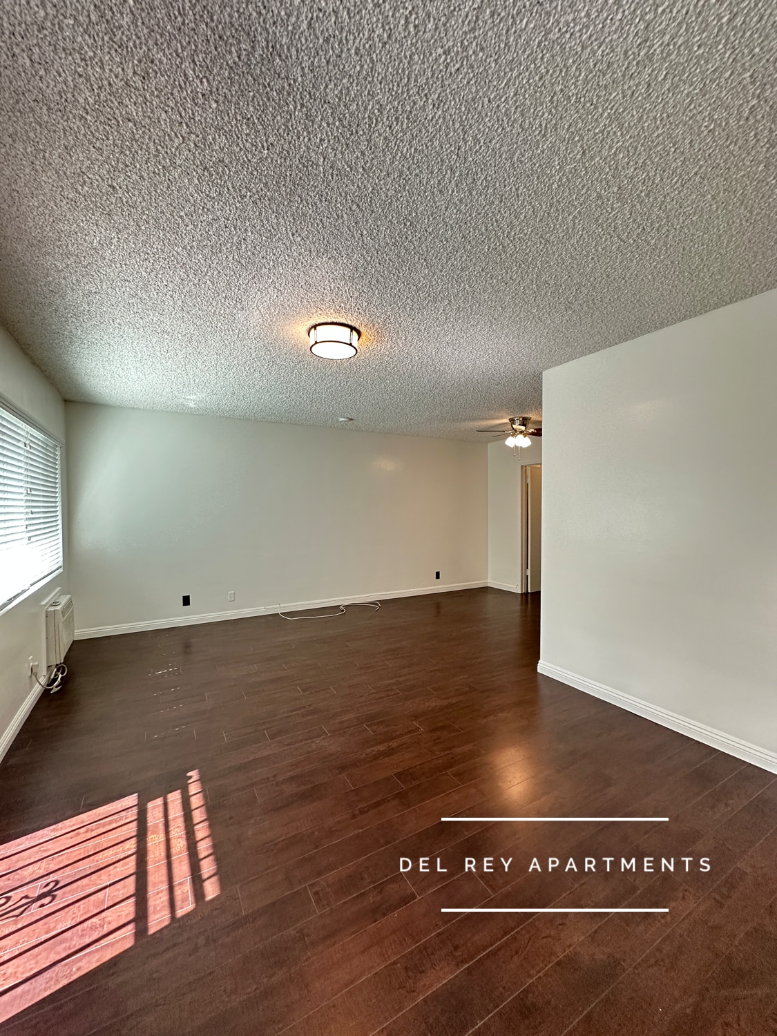 Building Photo - 526 S 1st Ave