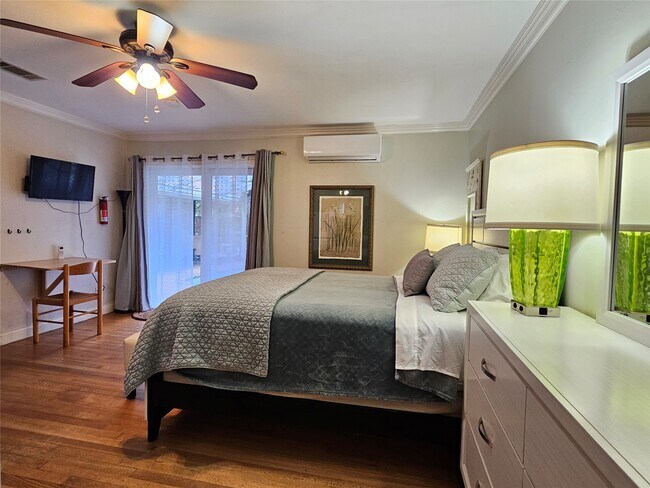 Building Photo - 5203 Chesapeake Way