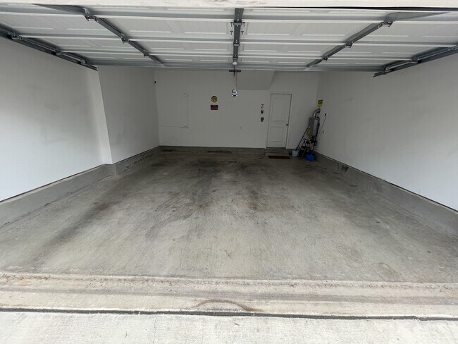 Building Photo - 10829 Emerick St