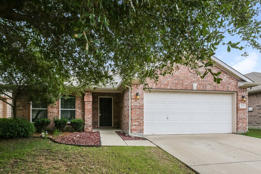 Primary Photo - 1709 Heron Dr