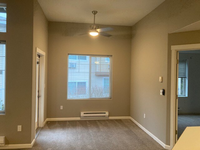 Building Photo - 14735 SW Sandhill Loop