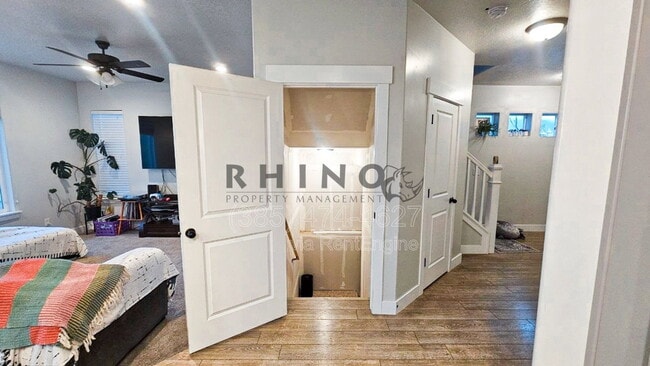 Building Photo - 213 Whitewater Dr