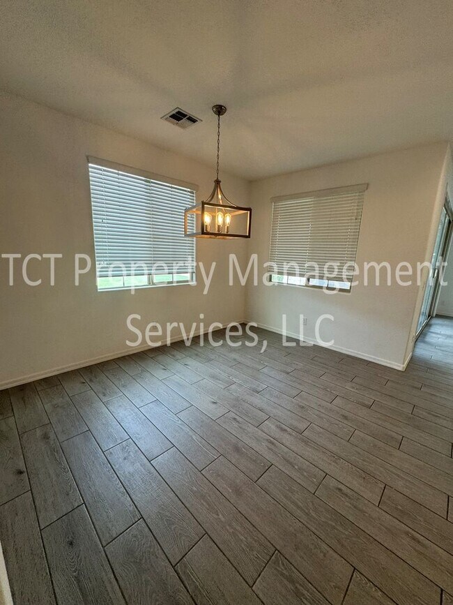 Building Photo - Beautiful Home in Spur Cross with Custom Touches