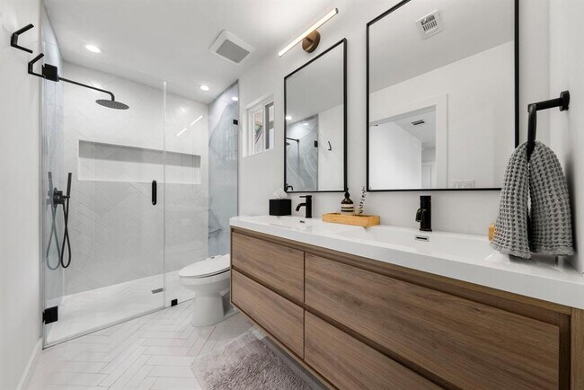 Building Photo - 510 Meadow Lea Dr