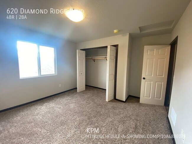 Building Photo - 4 BED | 2 BATH | DOUBLE GARAGE | RAPID VALLEY