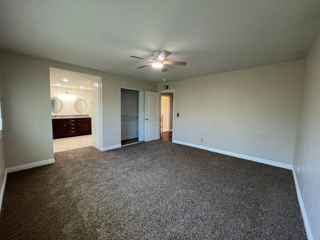 Building Photo - Northridge pool home w/5+3, including down...