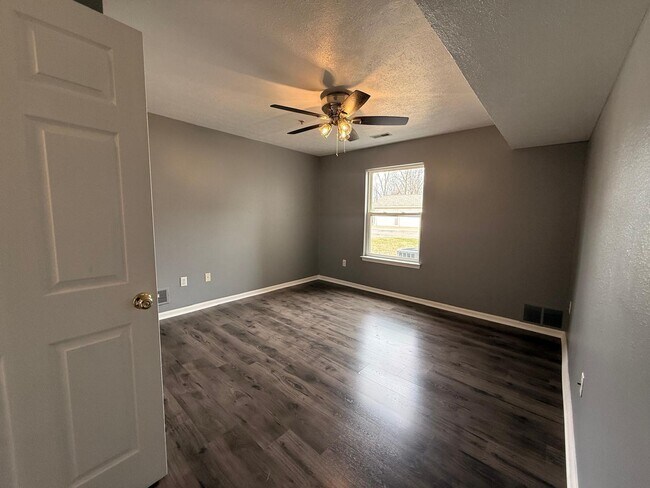 Building Photo - 1401 Millbrook Trail