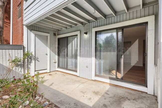 Building Photo - 14437 E 1st Dr