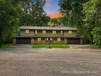 Building Photo - 5345/5347 Wedgewood Dr-5347