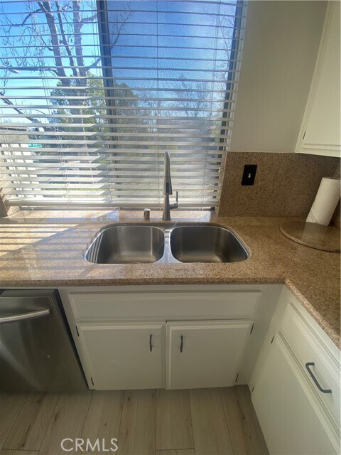 Building Photo - 1109 Golden Springs Dr