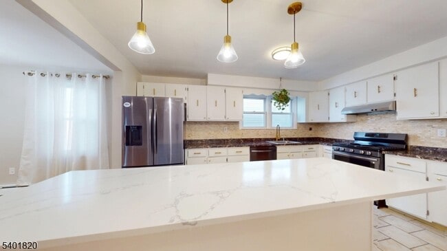 Building Photo - 40 Howard St