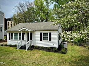 Building Photo - 215 Walnut St