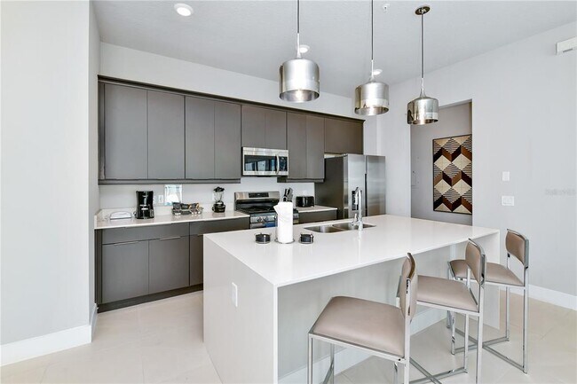 Building Photo - 7740 Sandy Ridge Dr