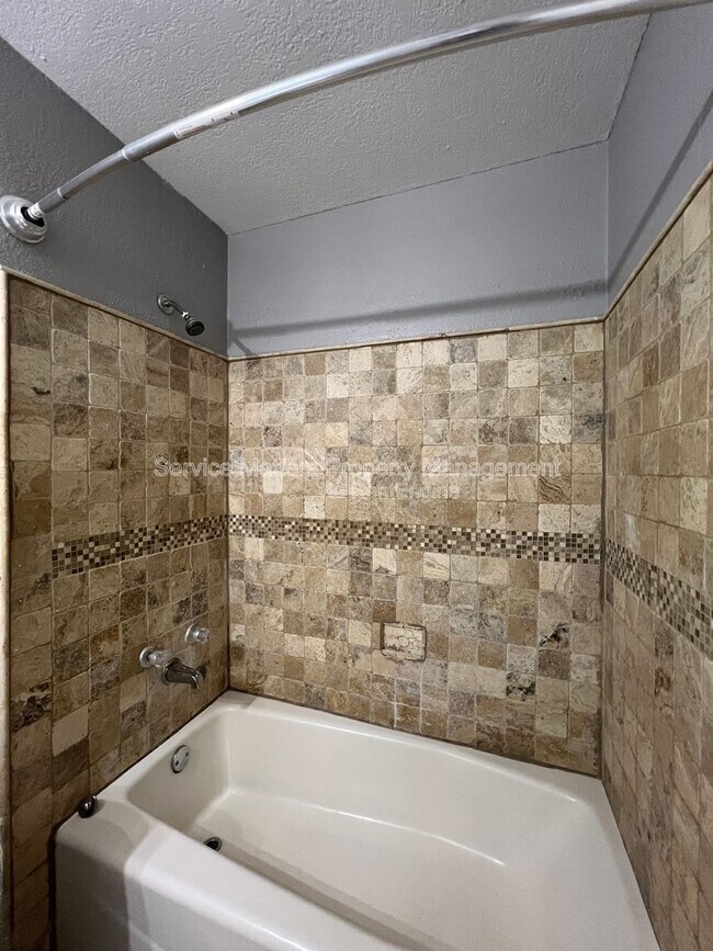 Building Photo - 3747 Berryhill Rd