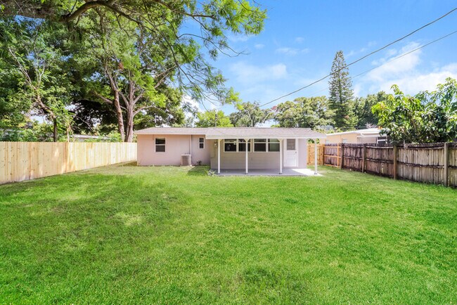 Building Photo - 2145 25th Ave N