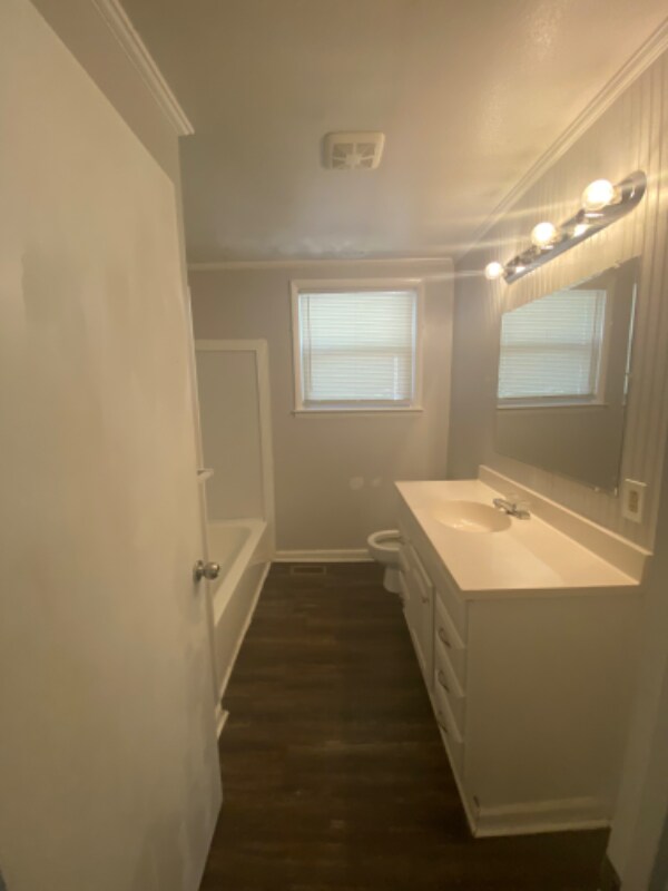 Building Photo - 625 Martha Ave