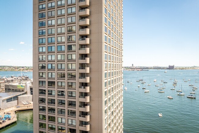 Building Photo - 85 E India Row